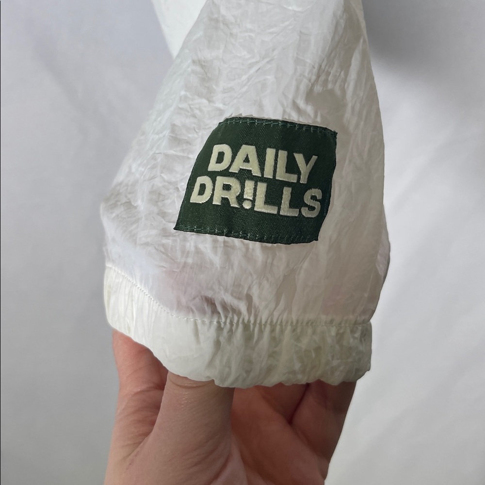 DAILY DRILLS WOMENS NYLON HALF ZIP JACKET XS/S WHITE - Picture 3 of 6